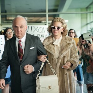 Gaslit: Sean Penn e Julia Roberts in una foto