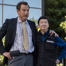 Murderville: Will Arnett e Ken Jeong in un'immagine della serie