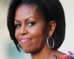Michelle Obama, i genitori chiedono di vietare il suo libro dalle scuole: 'Promuove il razzismo'