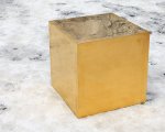 Un cubo d'oro da 11,7 milioni di dollari di un'artista tedesco è apparso in Central Park, New York