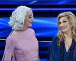 Drusilla Foer e Iva Zanicchi, il vero scambio di battute a Sanremo 2022 (VIDEO)