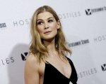 Rosamund Pike sarà la star del thriller pandemico Rich Flu