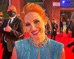 Jessica Chastain canta in Gli occhi di Tammy Faye: “Bisogna sempre mettersi alla prova”