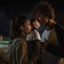 Le onde dell'amore: un momento romantico