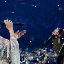 Marry Me - Sposami: Jennifer Lopez e Maluma durante un numero musicale