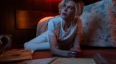 La donna che mangiava fotografie