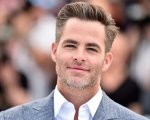 Chris Pine debutta alla regia con il film Poolman