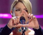 Emma Marrone replica alle critiche di Davide Maggio “Ragazze siate orgogliose del vostro corpo”