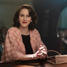 The Marvelous Mrs. Maisel 4: Rachel Brosnahan in una scena