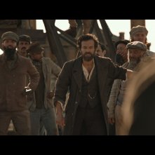 Eiffel: Romain Duris in una scena