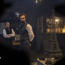 Eiffel: Romain Duris in un momento del film
