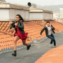 Uncharted: Tom Holland e Sophia Ali in una scena d'azione