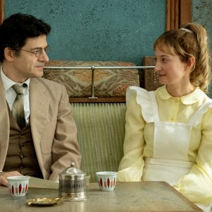 I cieli di Alice: Alba Rohrwacher con Wajdi Mouawad in una scena del film