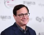 Bob Saget: la vedova e le figlie denunciano la polizia per bloccare la pubblicazione dei dettagli sulla morte