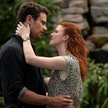 The Time Traveler's Wife: Rose Leslie e Theo James in una scena romantica