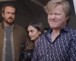 Windfall: Lily Collins, Jason Segel e Jesse Plemons nel trailer e poster del film Netflix