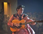 Elvis, Baz Luhrmann presenta il trailer del film con Austin Butler nel ruolo del Re del Rock