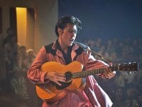 Elvis, Baz Luhrmann presenta il trailer del film con Austin Butler nel ruolo del Re del Rock