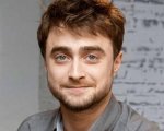 Daniel Radcliffe è irriconoscibile nelle prime foto dal set del biopic su 'Weird Al' Yankovic