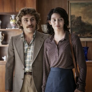 L'amica geniale 3: Giovanni Buselli e Gaia Girace nel sesto episodio