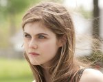 Paura per Alexandra Daddario: un uomo armato arrestato fuori casa dell'attrice