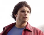 Tom Welling di Smallville parla per la prima volta di Allison Mack dopo la sua condanna