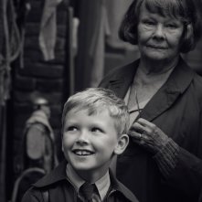 Belfast: Judi Dench durante una scena del film