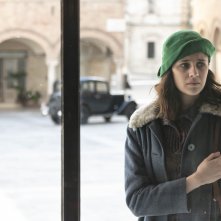 L'ombra del giorno: Benedetta Porcaroli durante una scena del film