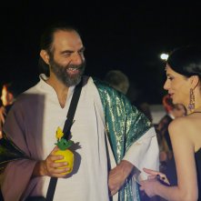 Il Santone - #lepiùbellefrasidiOscio: Neri Marcorè e Rossella Brescia in una scena