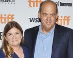 Anthony Edwards e Mare Winningham si sono sposati segretamente l'anno scorso dopo 35 anni di amicizia