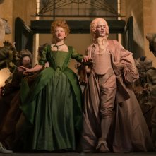 Cyrano: Haley Bennett e Ben Mendelsohn in una scena del film