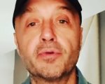 Joe Bastianich al confine tra Polonia e Ucraina: 'Qui è l’apocalisse, servono cibo e acqua'