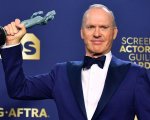 SAG Awards 2022: Michael Keaton piange dedicando il premio per Dopesick al nipote morto per droga