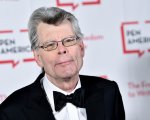 Stephen King sostiene l'Ucraina con una foto su Twitter: 'Oggi faccio un'eccezione'