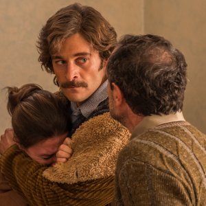 Noi: Lino Guanciale in una scena della serie