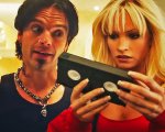 Pam & Tommy, la regista Lake Bell: “La serie è un concentrato di anni ’90 e una grande storia d’amore”