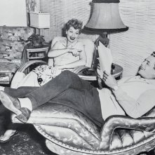 Lucy And Desi: Lucy Ball, Desi Arnaz in una scena
