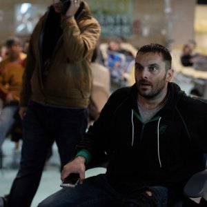 Parigi, tutto in una notte: Pio Marmai durante una scena