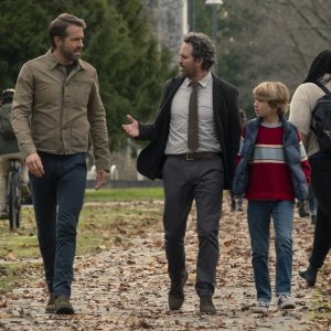 The Adam Project: Ryan Reynolds, Mark Ruffalo, Walker Scobell in una scena del film