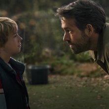 The Adam Project: Ryan Reynolds, Walker Scobell in una scena