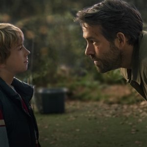 The Adam Project: Ryan Reynolds, Walker Scobell in una scena