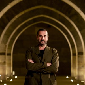 Pechino Express: Costantino della Gherardesca in un'immagine dello show Sky