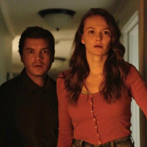 Son: Emile Hirsch e  Andi Matichak in una scena del film