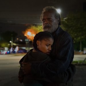 Gli ultimi giorni di Tolomeo Grey: Samuel L. Jackson e Dominique Fishback in una scena della serie Apple