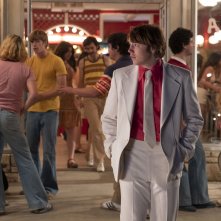 Licorice Pizza: Cooper Hoffman in una scena del film