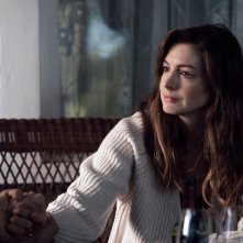 WeCrashed: Anne Hathaway nel terzo episodio della serie