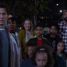 Un'altra scatenata dozzina: Gabrielle Union, Zach Braff, Erika Christensen, Leo Abelo Perry in una scena