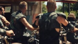 Altrimenti Ci Arrabbiamo - Clip