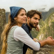 La parola addio non esiste: Maxi Iglesias e Stephanie Cayo in una sequenza