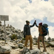 La parola addio non esiste: Maxi Iglesias e Stephanie Cayo in una sequenza del film